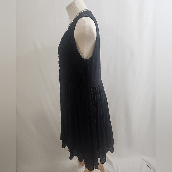 Little Black Dress Size Large - Picture 10 of 15